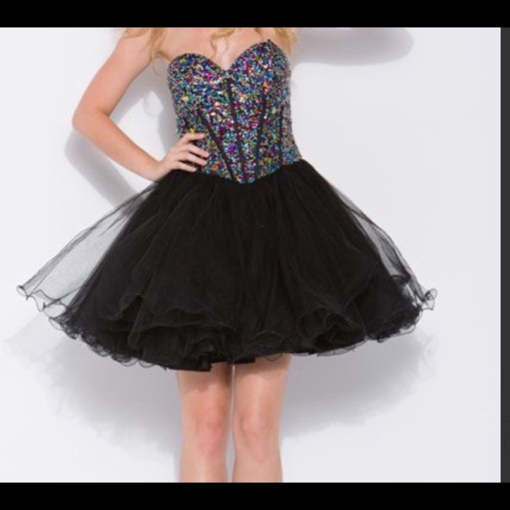 Beautiful Narianna Dress - Picture 8 of 8